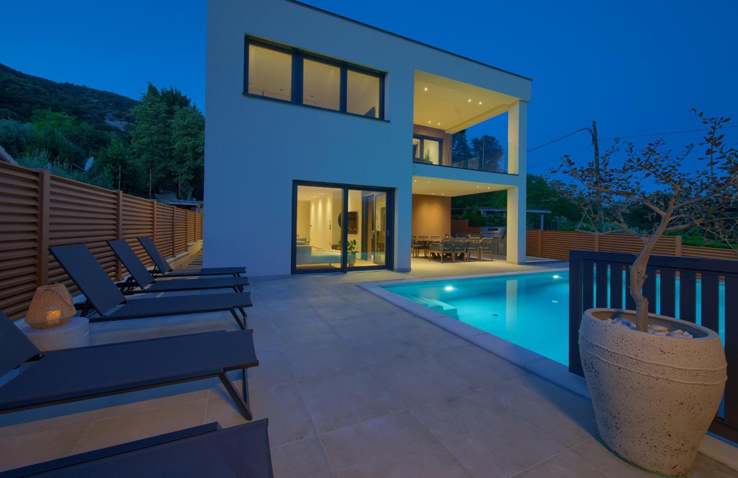 Villa Viverum with heated salt water pool view 3
