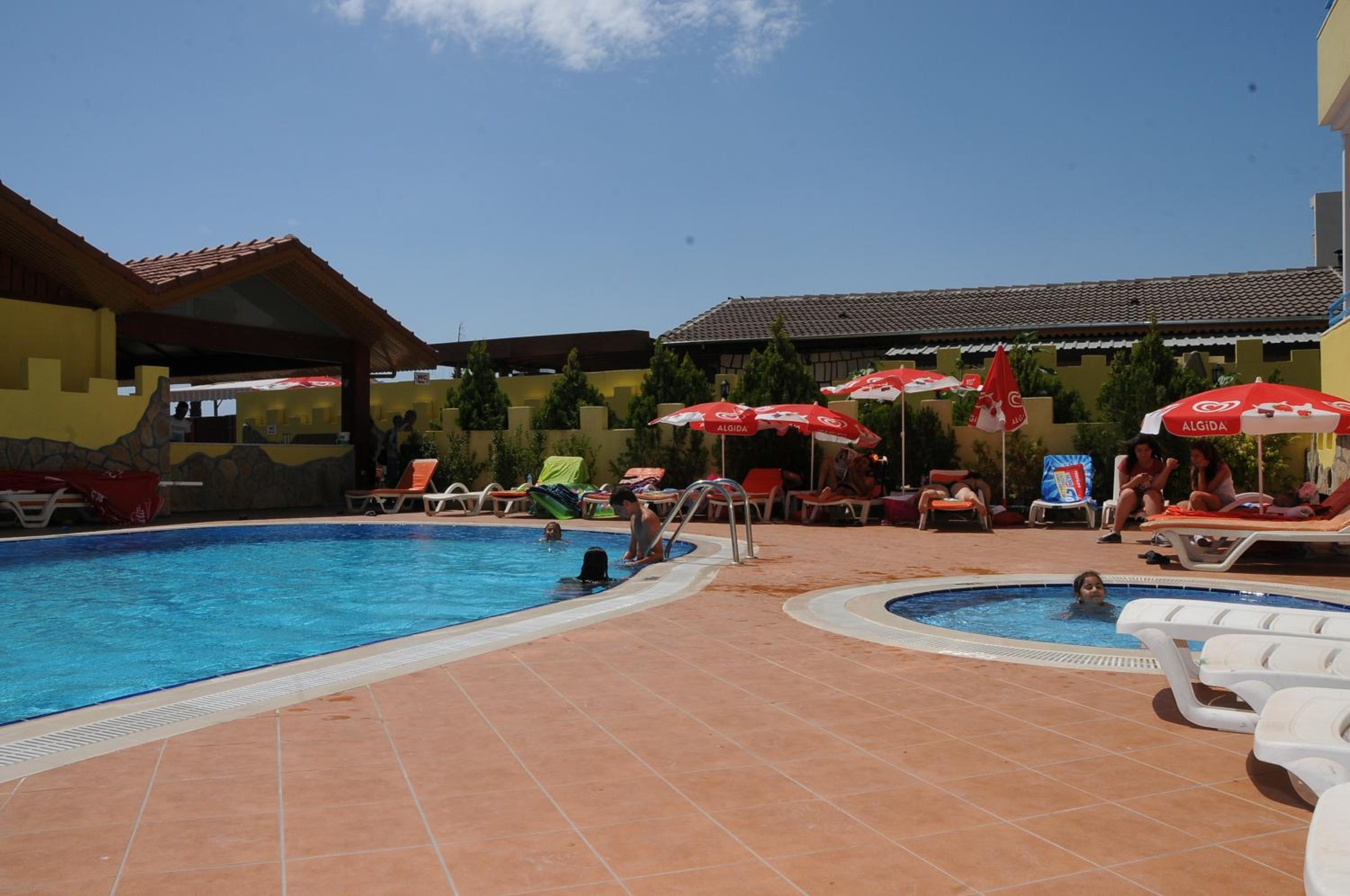 Side Vacations - Sun Flower Apart Hotel - Property Image 5