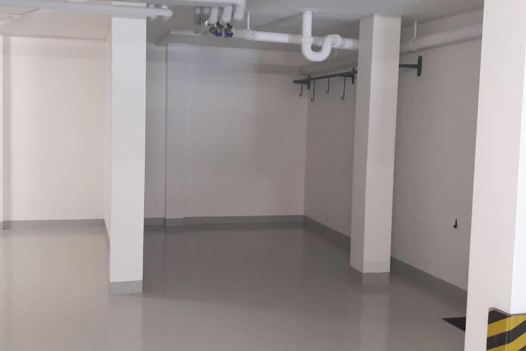 Apt Marlis 180 lake view Swimming Pool and Parking