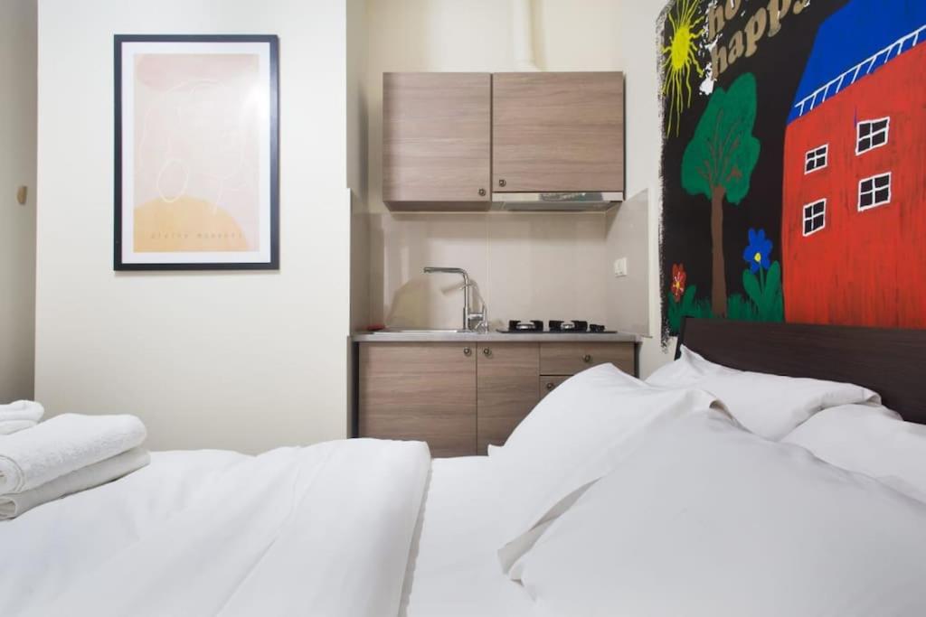 A comfortable small studio nearby Acropolis 203