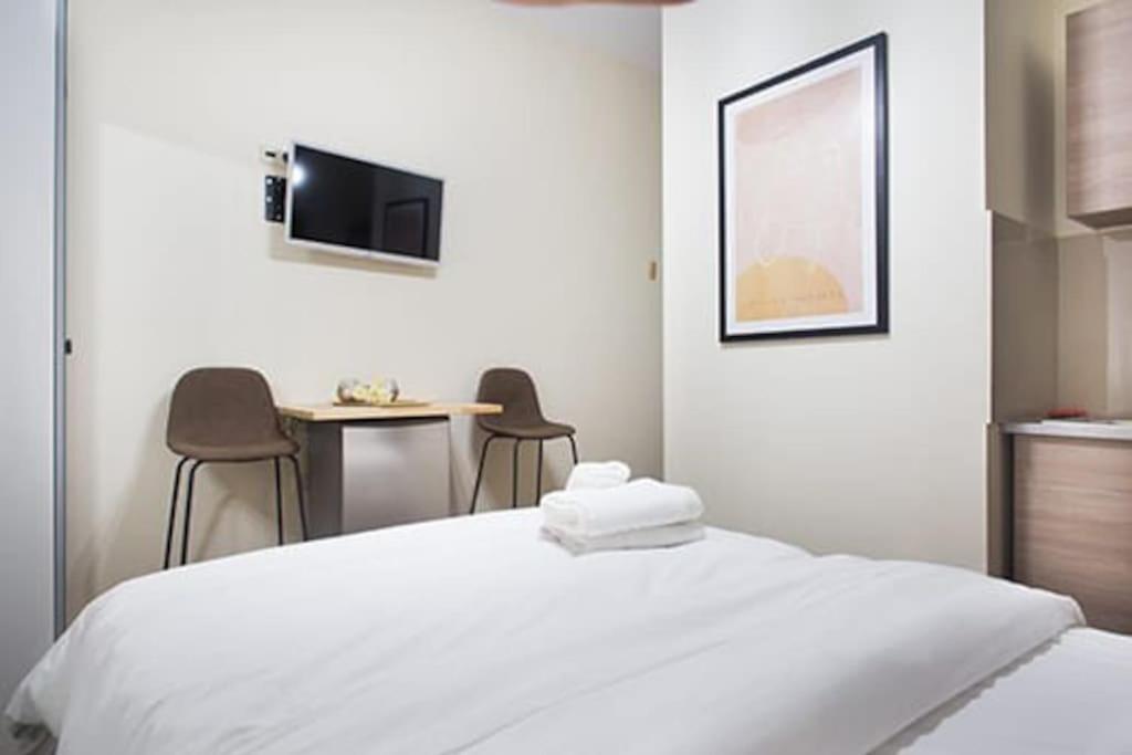 A comfortable small studio nearby Acropolis 203