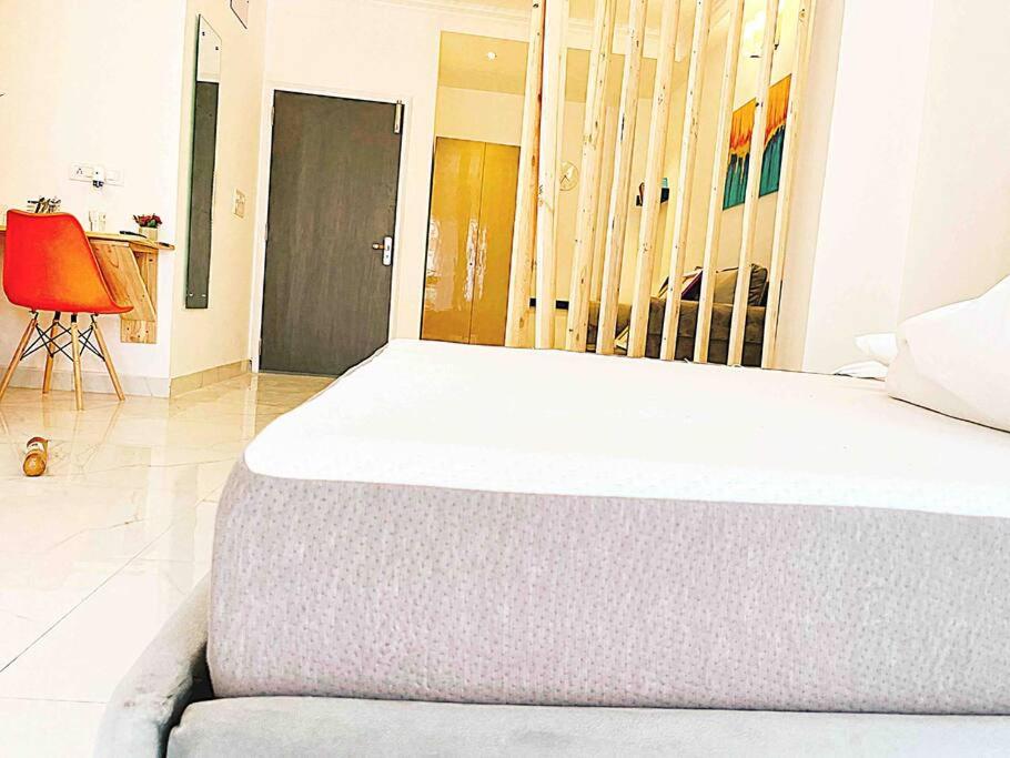 Near Airport Minimalistic Studio Apartment