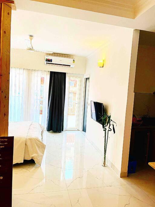 Near Airport Minimalistic Studio Apartment
