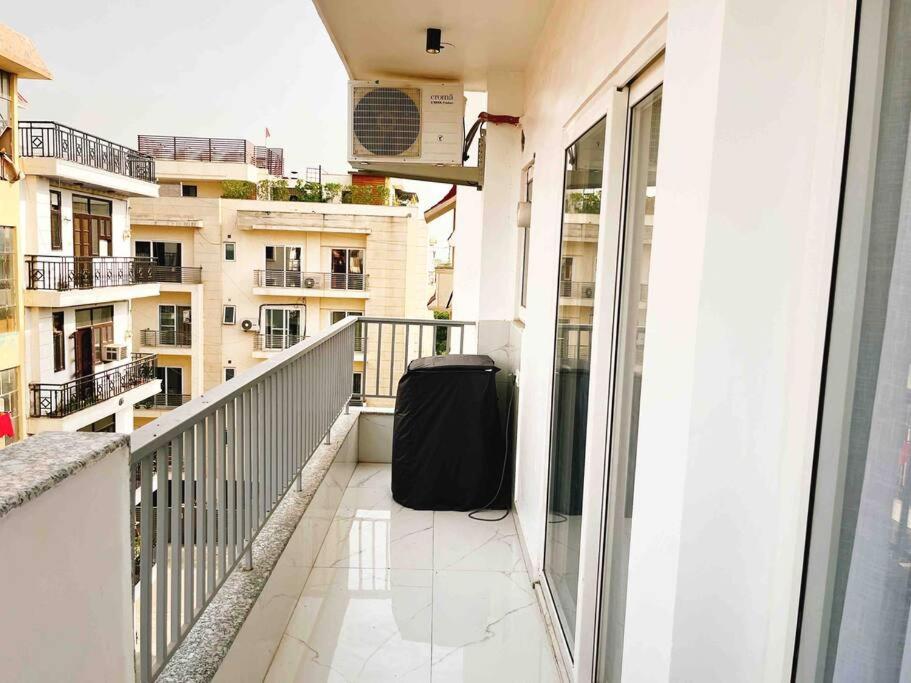 Near Airport Minimalistic Studio Apartment