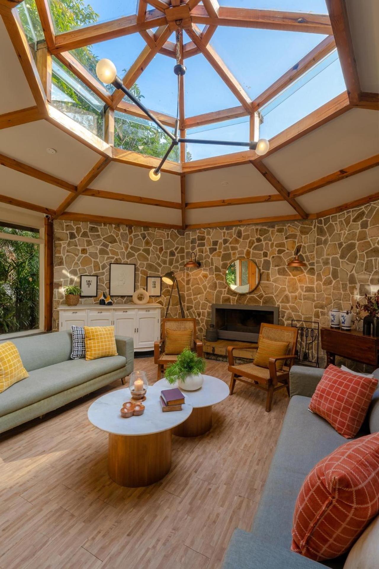 An Immaculate And Warm 4-bedroom Villa With A Pool view 2