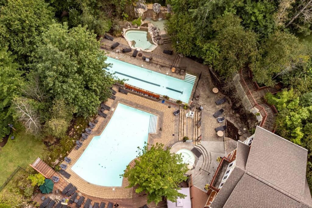 Beautiful Condo located in Mont-Tremblant