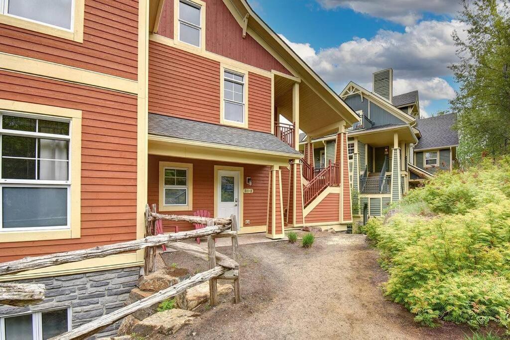 Beautiful Condo located in Mont-Tremblant