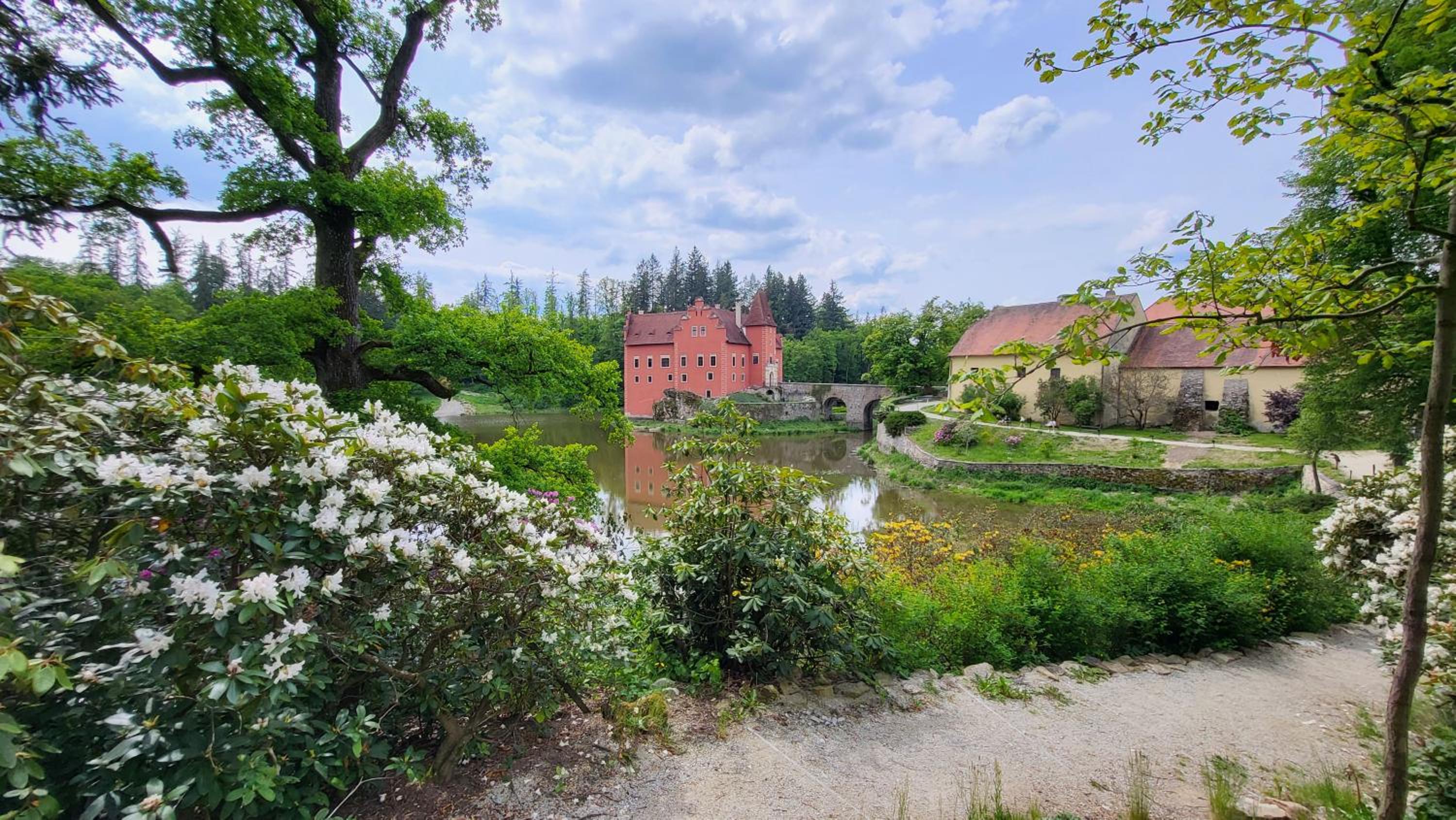 Penzion a restaurace Zlatovláska u zámku Červená Lhota