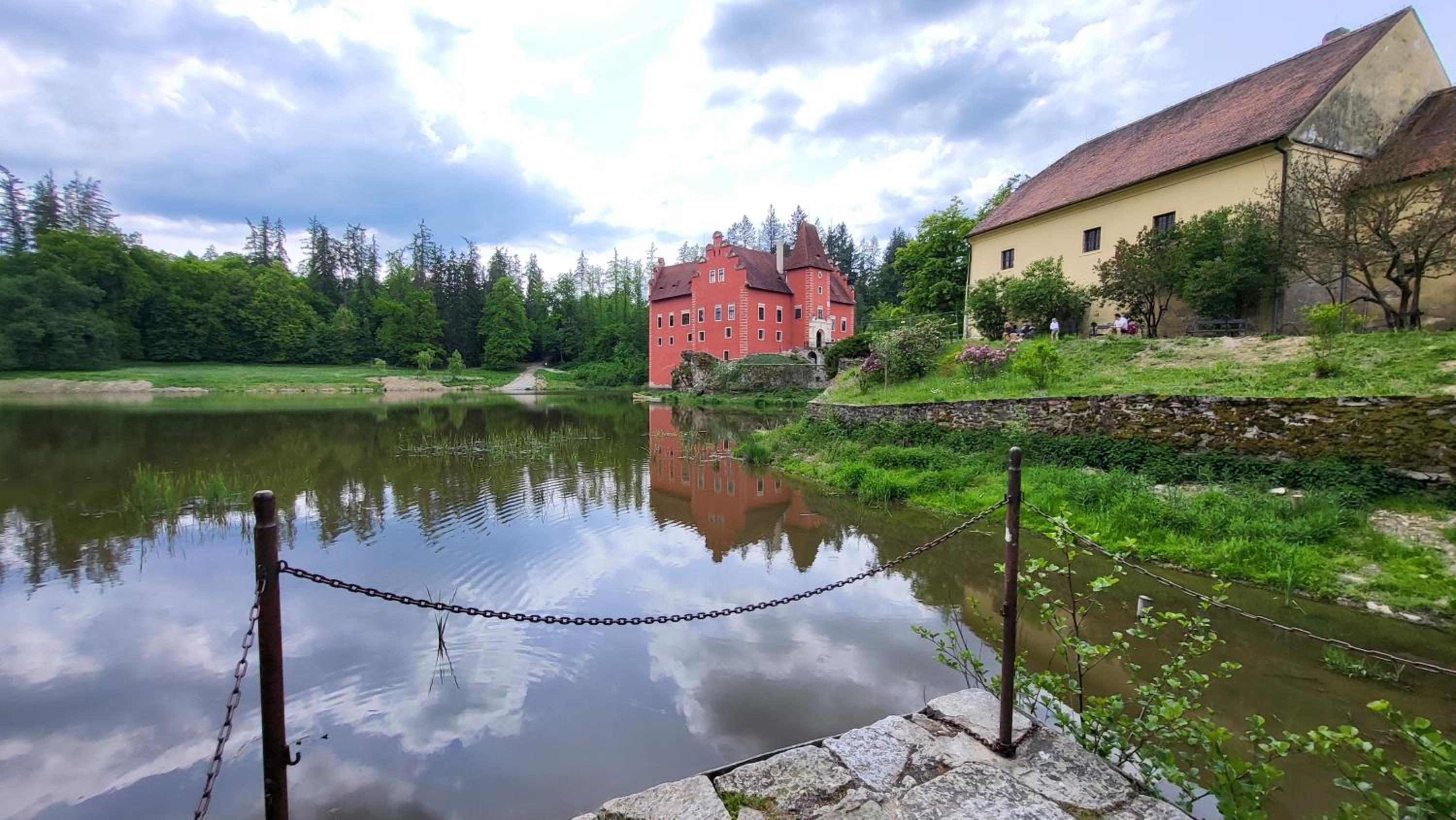 Penzion a restaurace Zlatovláska u zámku Červená Lhota