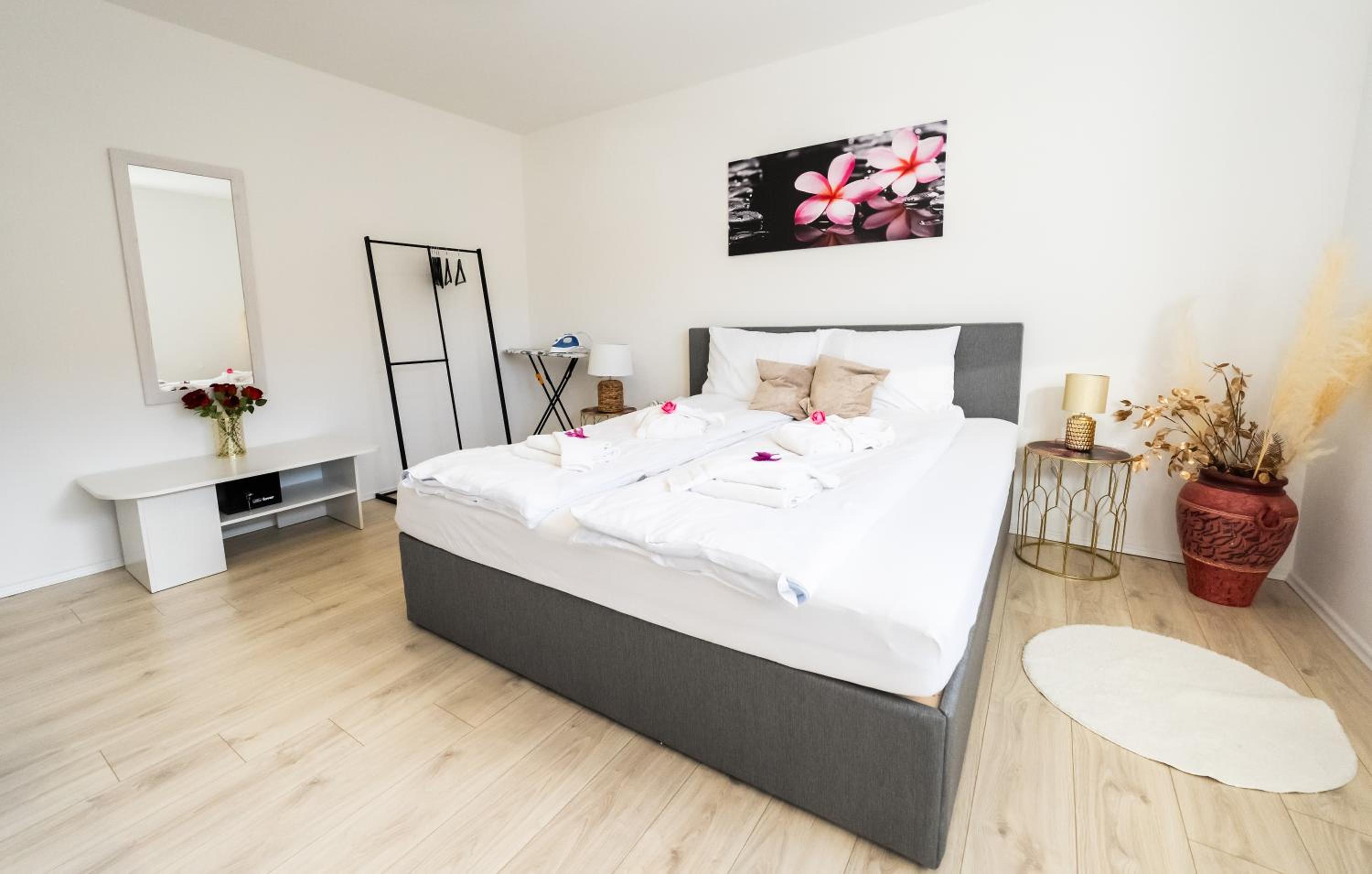 Luxe Apartments