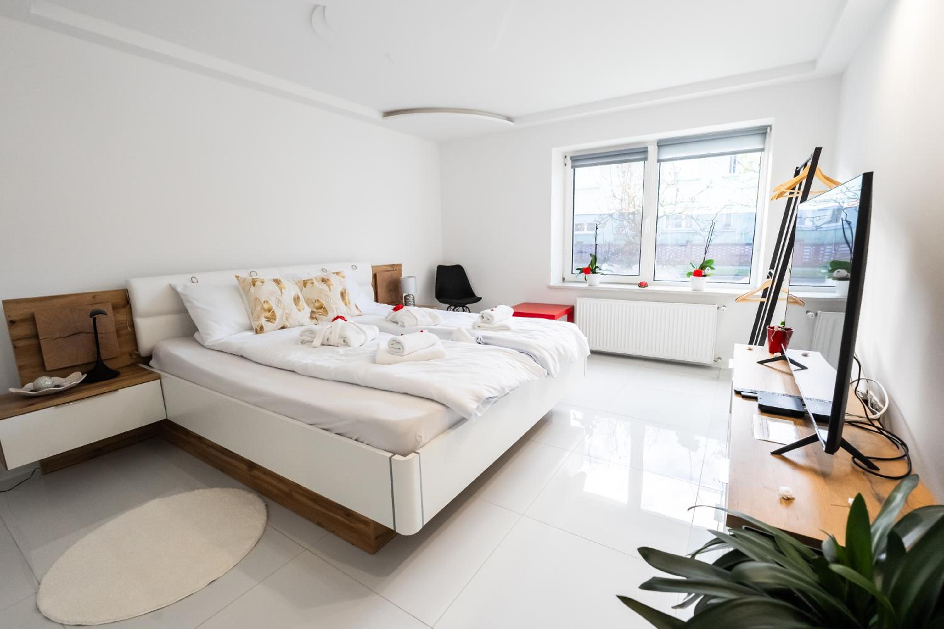 Luxe Apartments