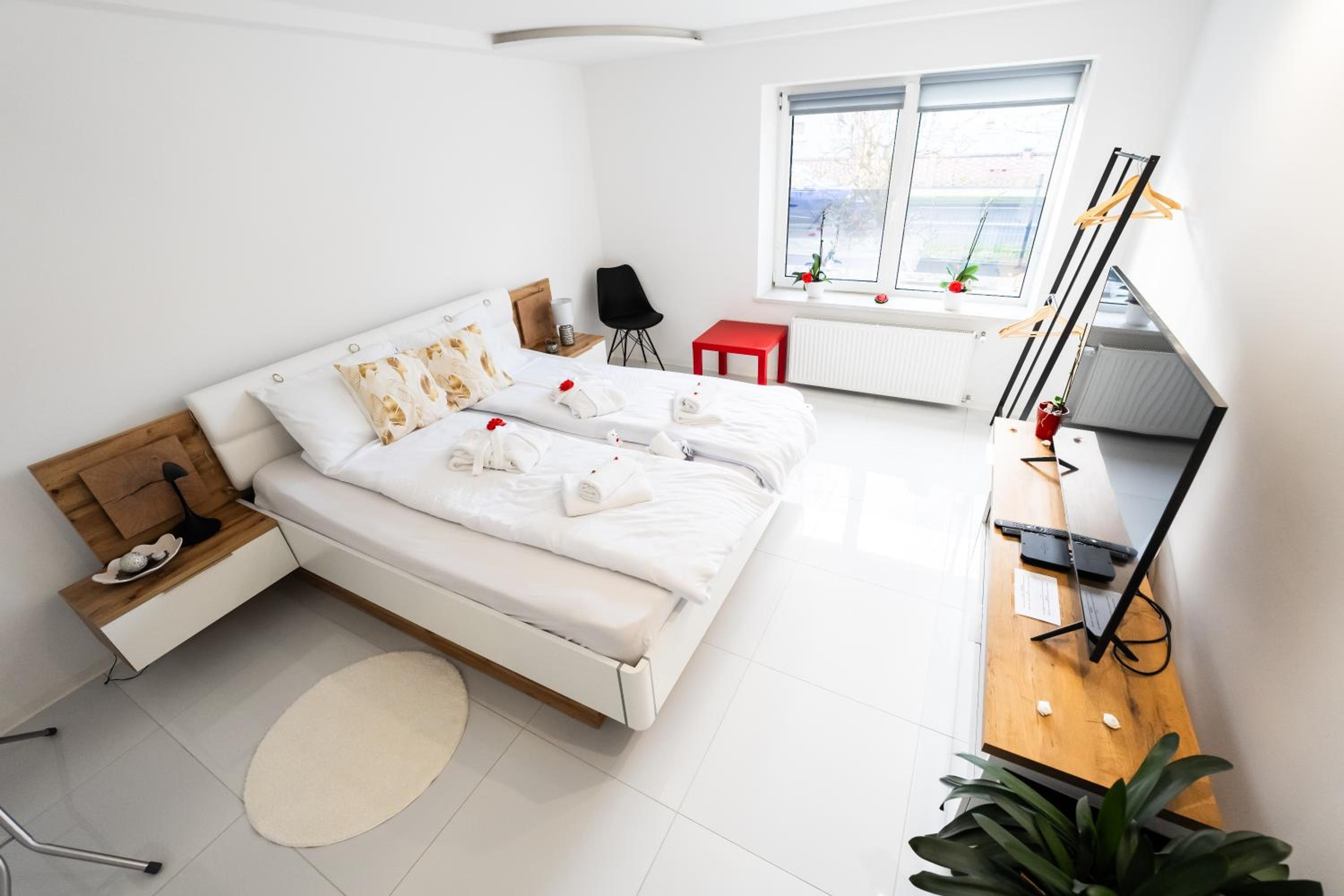 Luxe Apartments