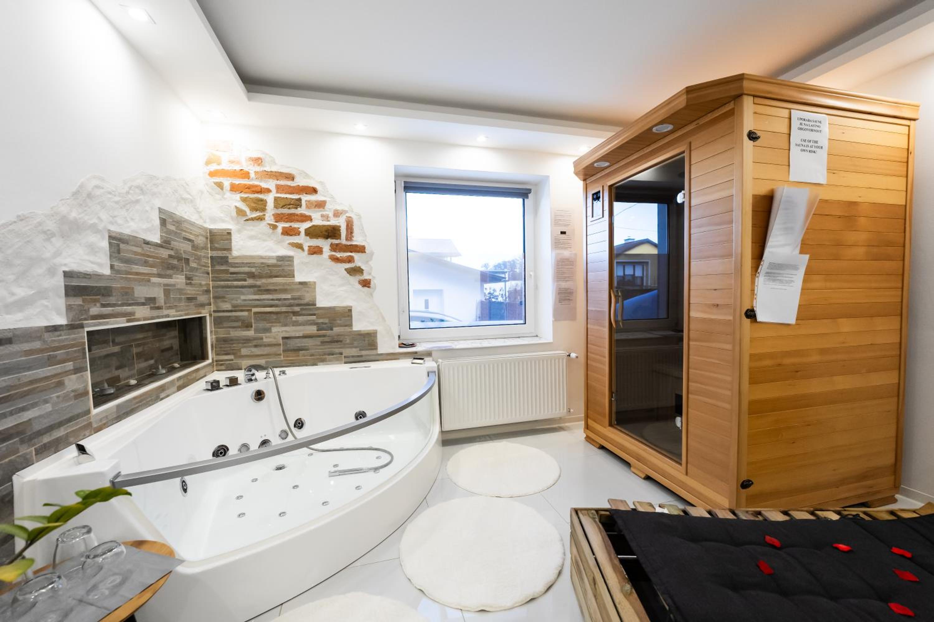 Luxe Apartments