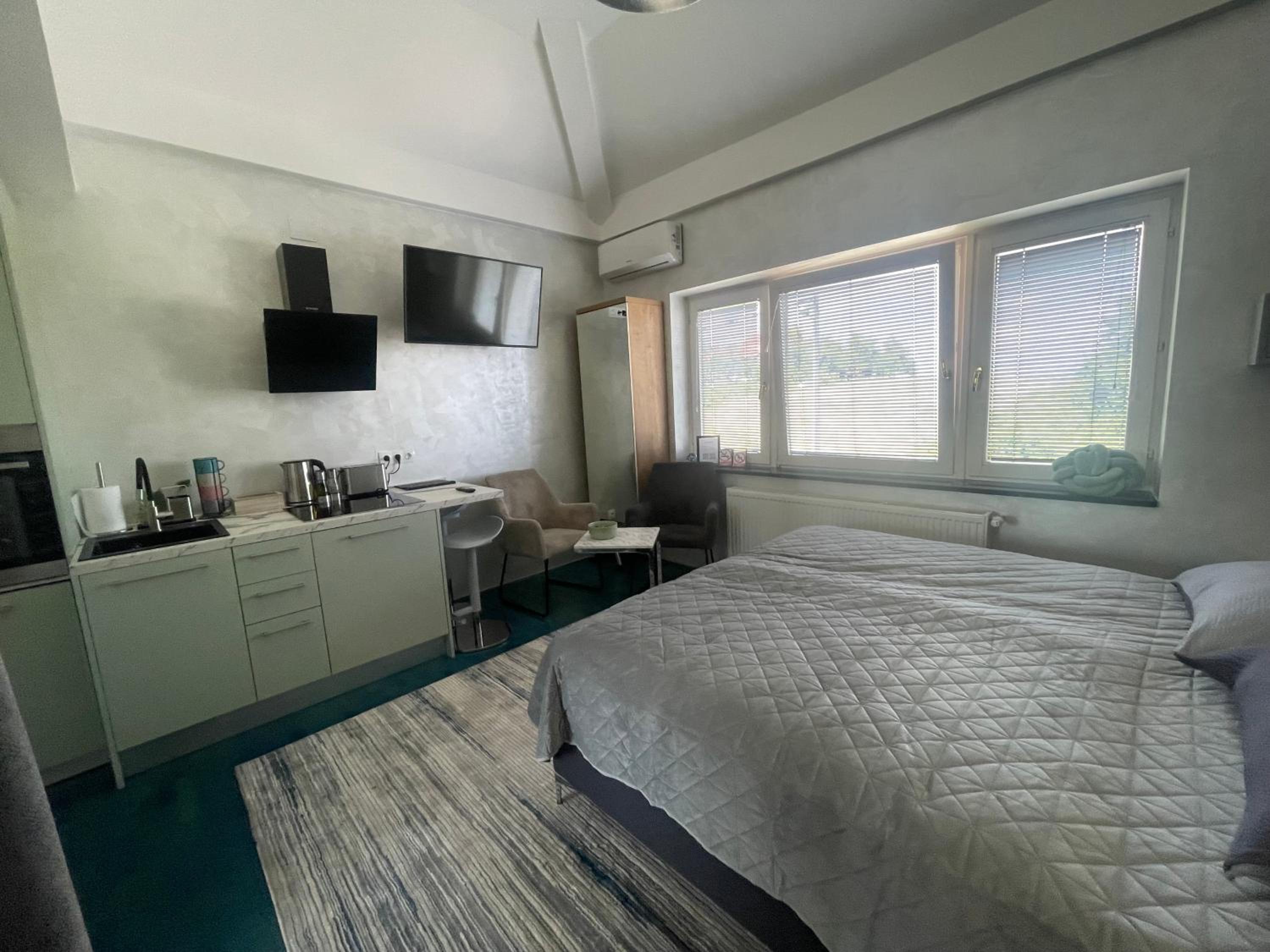 Hotel Tona - Image 1