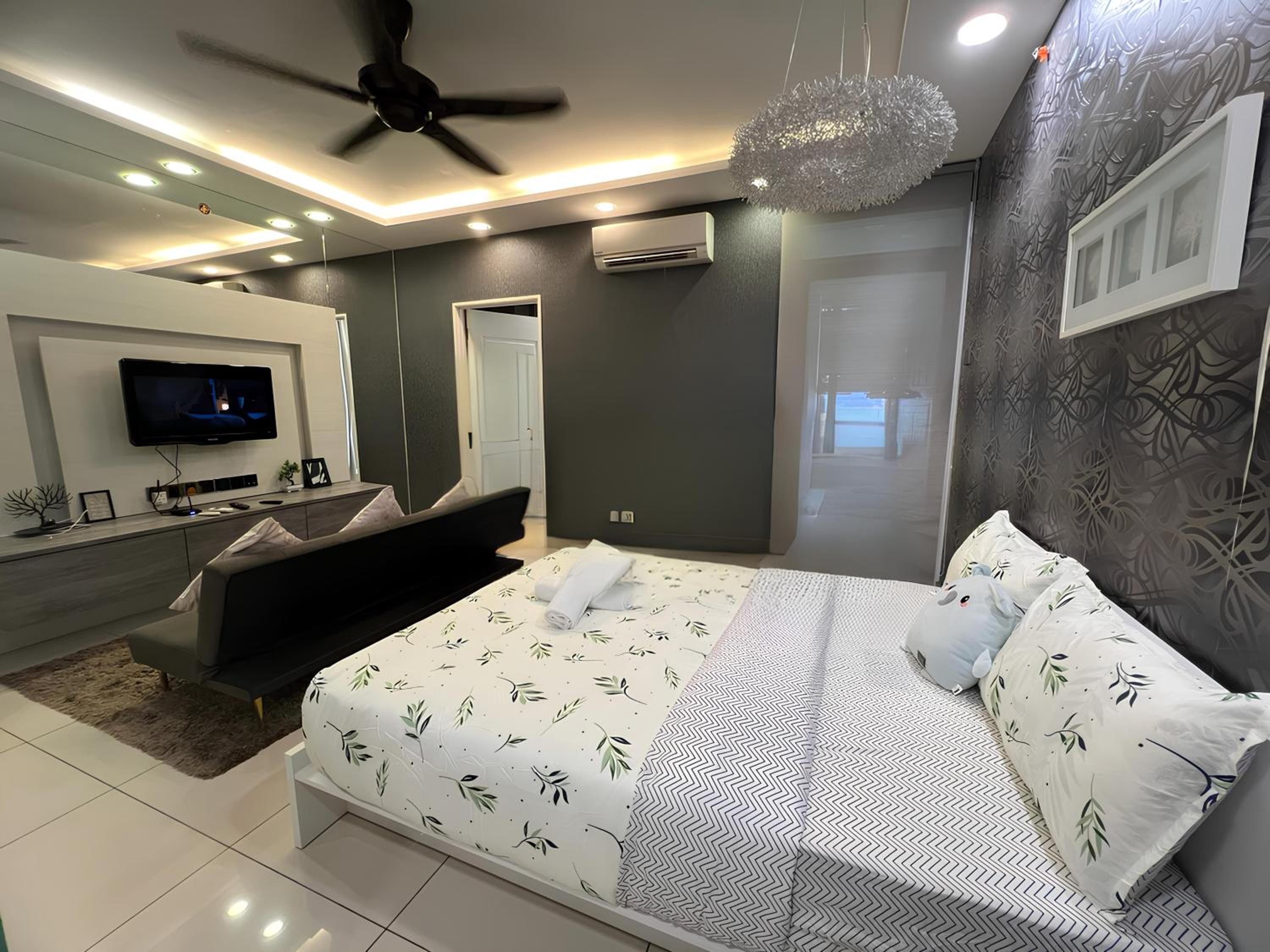 Mansion One l 5pax 1R1B l Cityview l Gleneagle l by PerfectSweetHome photo 1