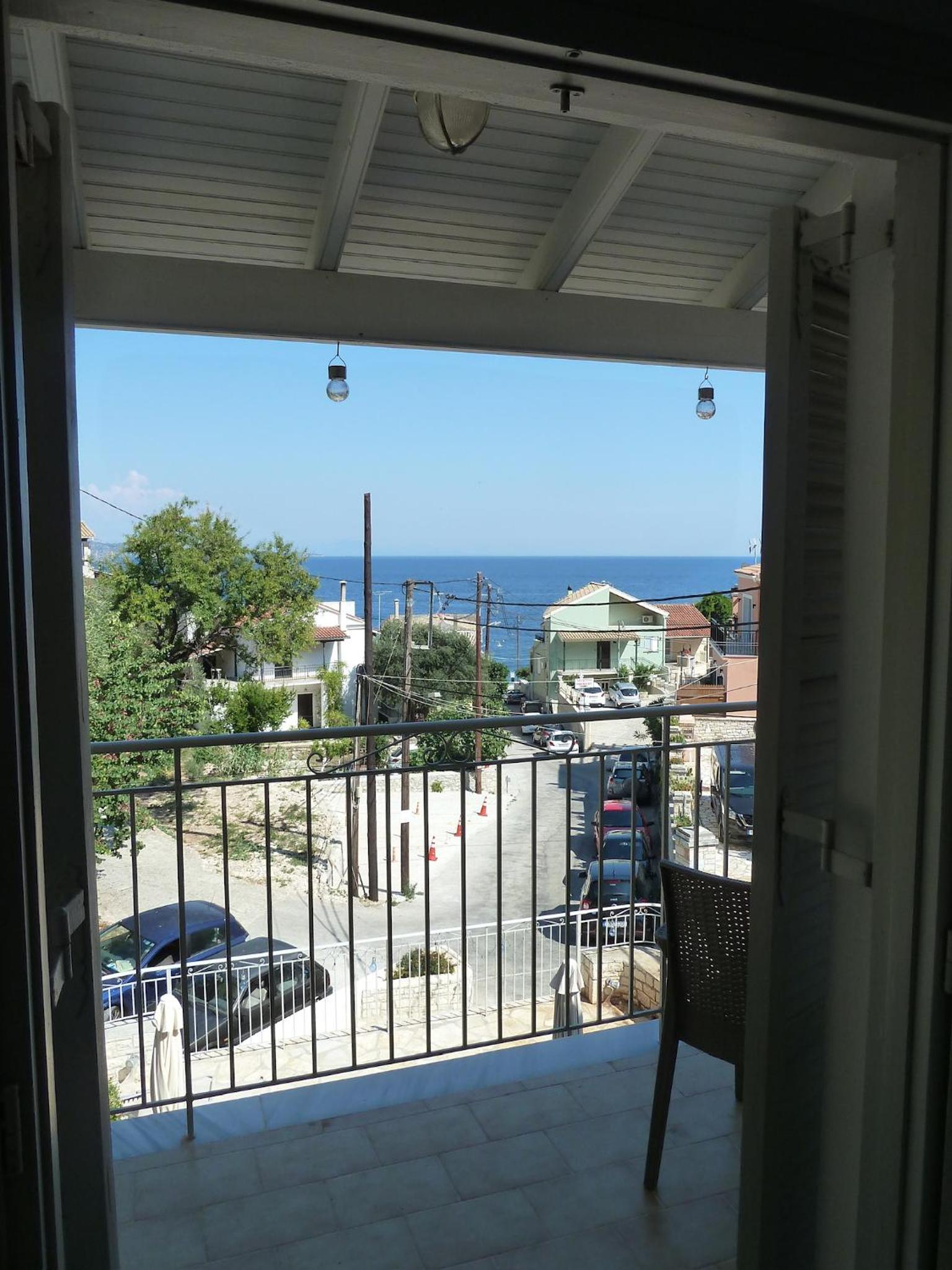 Mandraki House Upper, 100m from Kaminaki Beach view 3