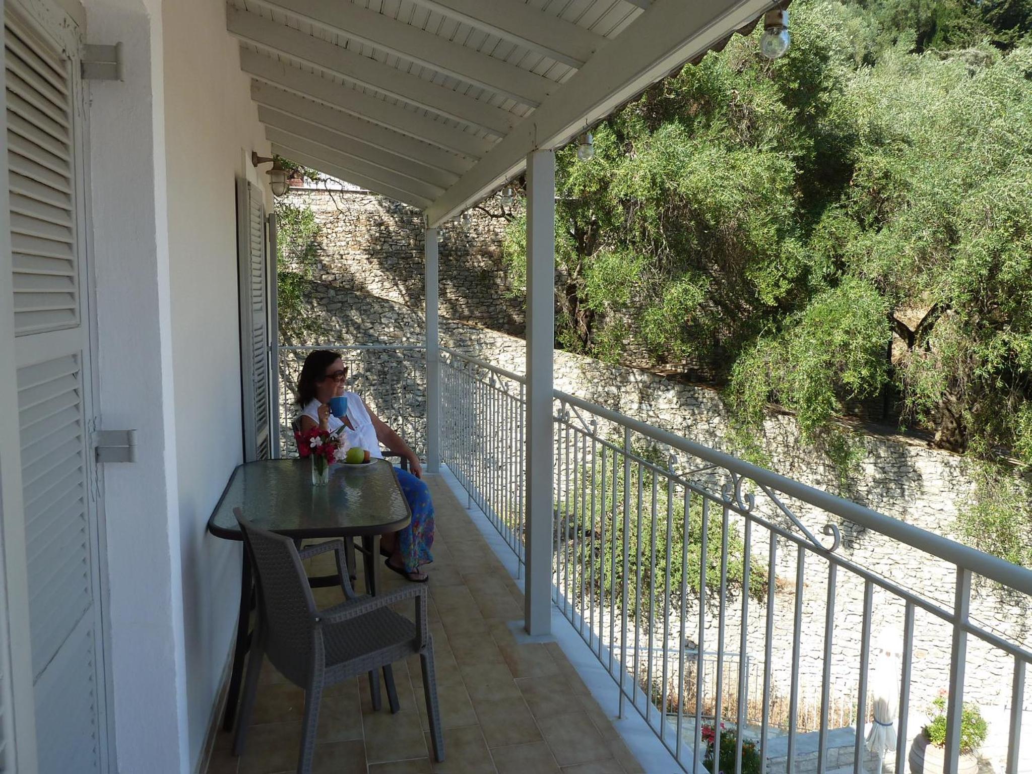 Mandraki House Upper, 100m from Kaminaki Beach view 2
