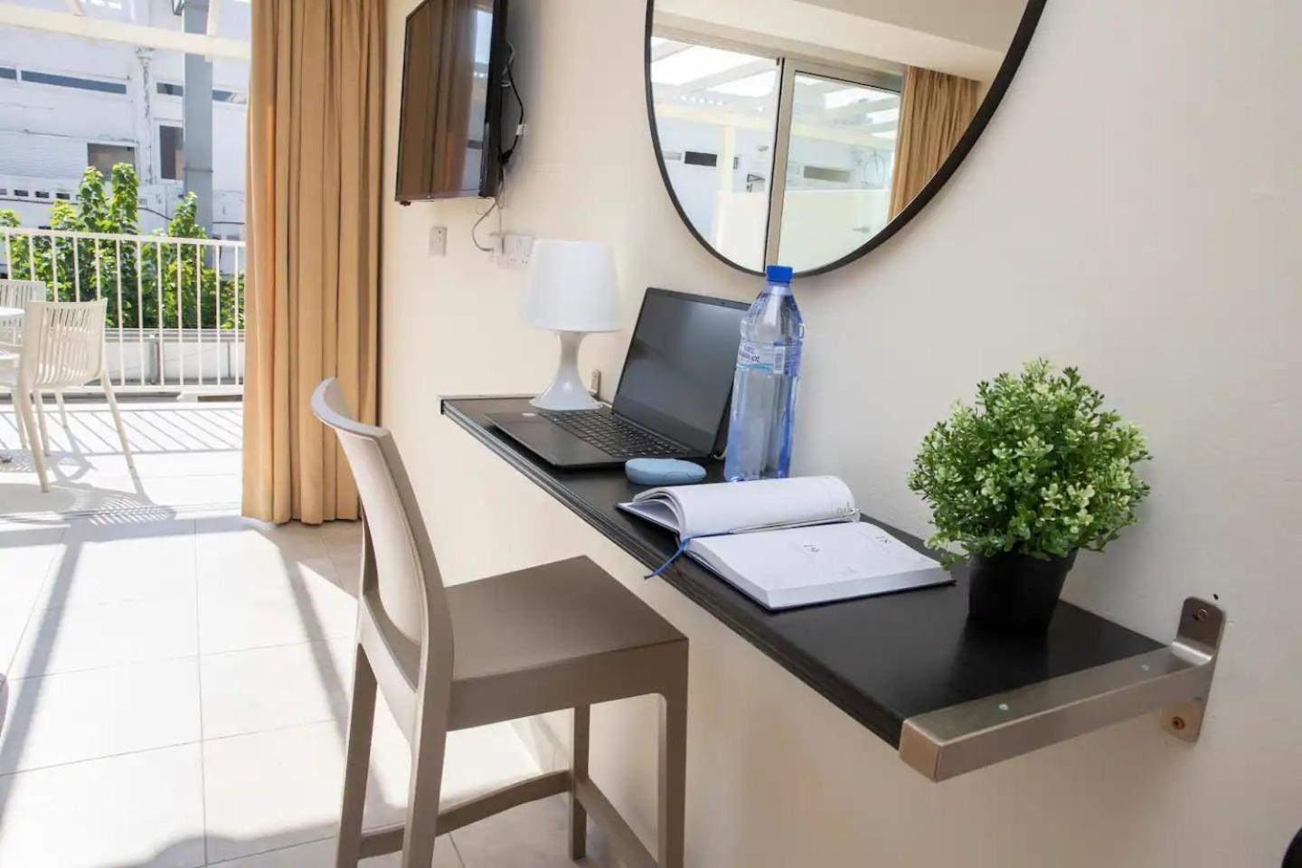 Harbour Lights Studio Apartments