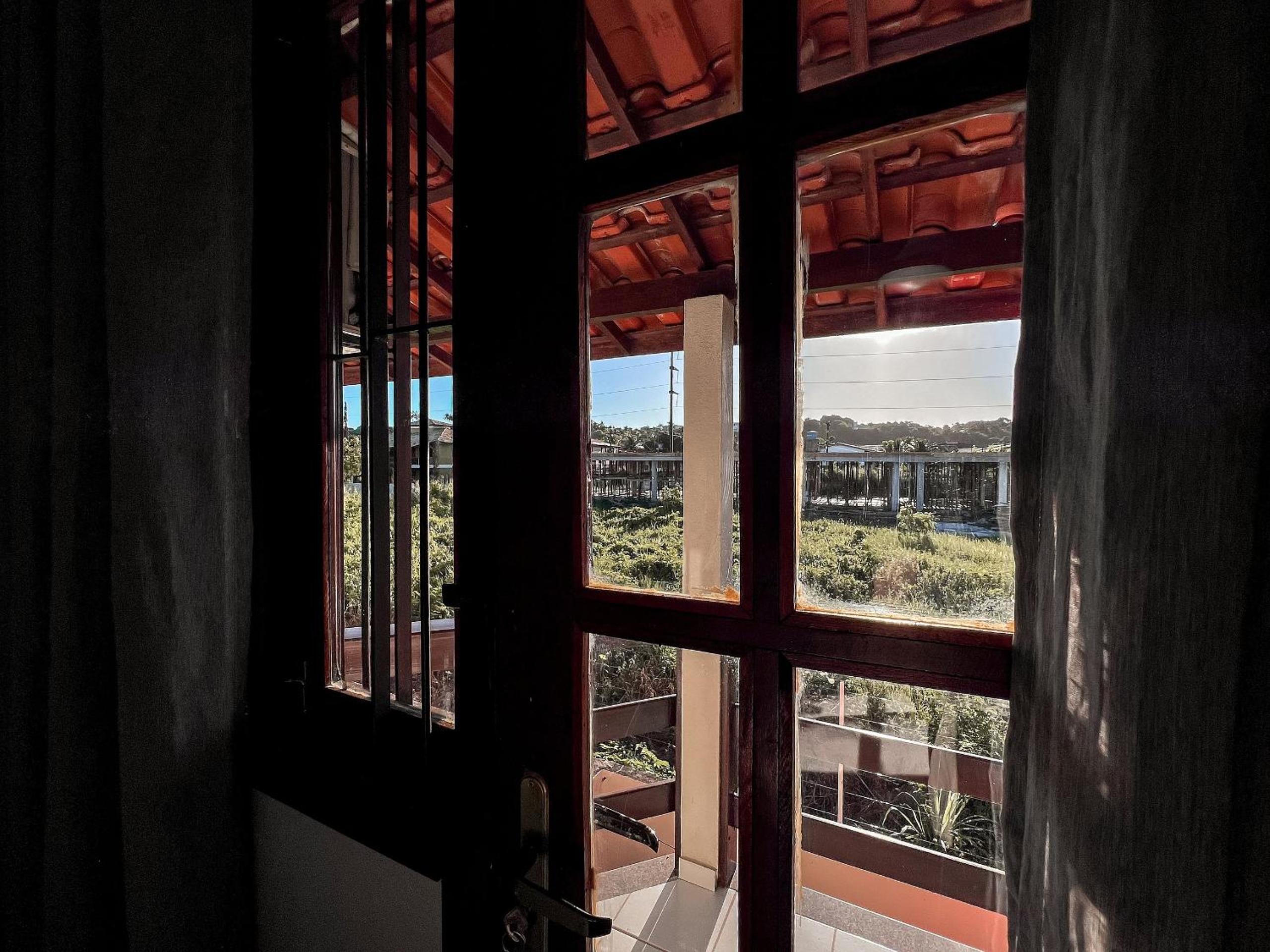 Casas no Residencial Mont Sinai com 2 ou 3 suítes (todas com ar), internet privativa 300MBPS a aproximadamento 250m da Praia de Taperapuã, condomínio com p