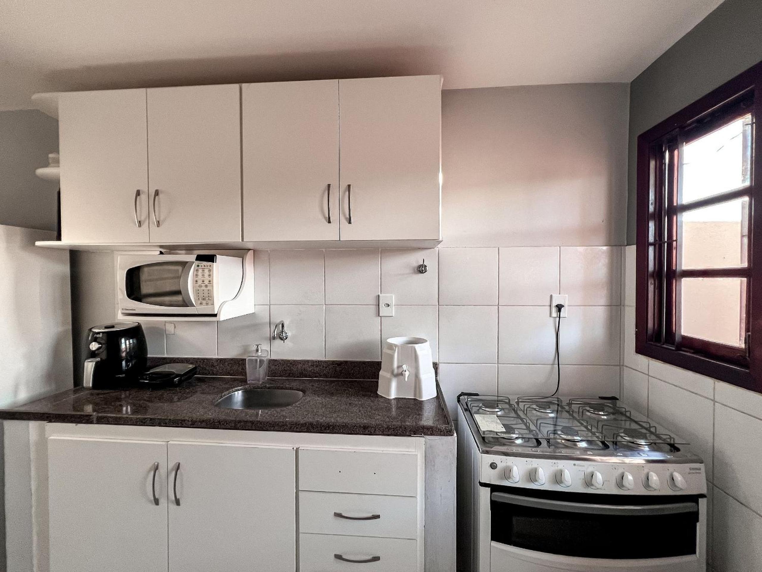 Casas no Residencial Mont Sinai com 2 ou 3 suítes (todas com ar), internet privativa 300MBPS a aproximadamento 250m da Praia de Taperapuã, condomínio com p