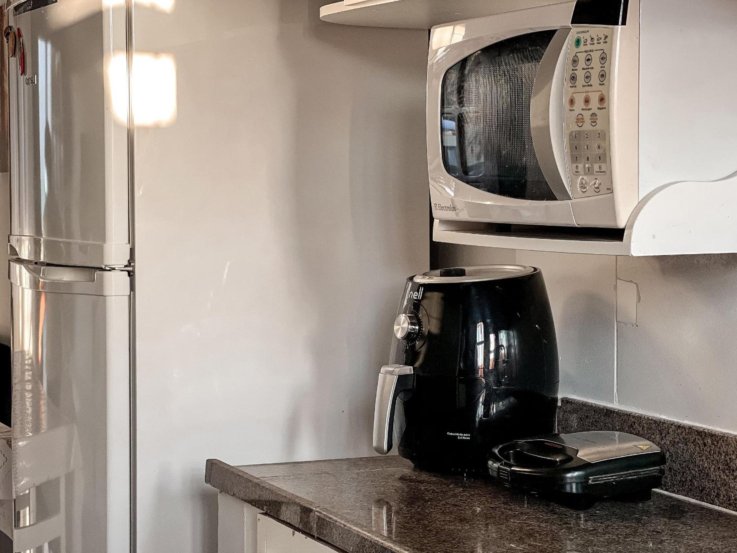 Casas no Residencial Mont Sinai com 2 ou 3 suítes (todas com ar), internet privativa 300MBPS a aproximadamento 250m da Praia de Taperapuã, condomínio com p