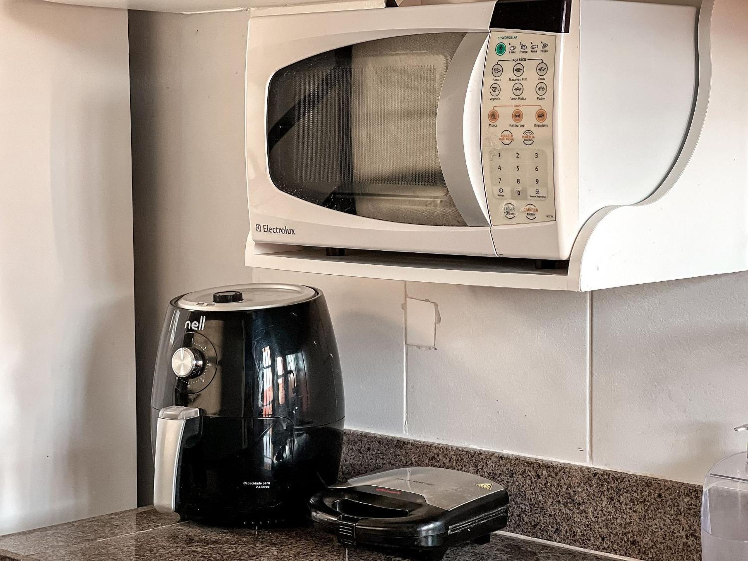 Casas no Residencial Mont Sinai com 2 ou 3 suítes (todas com ar), internet privativa 300MBPS a aproximadamento 250m da Praia de Taperapuã, condomínio com p