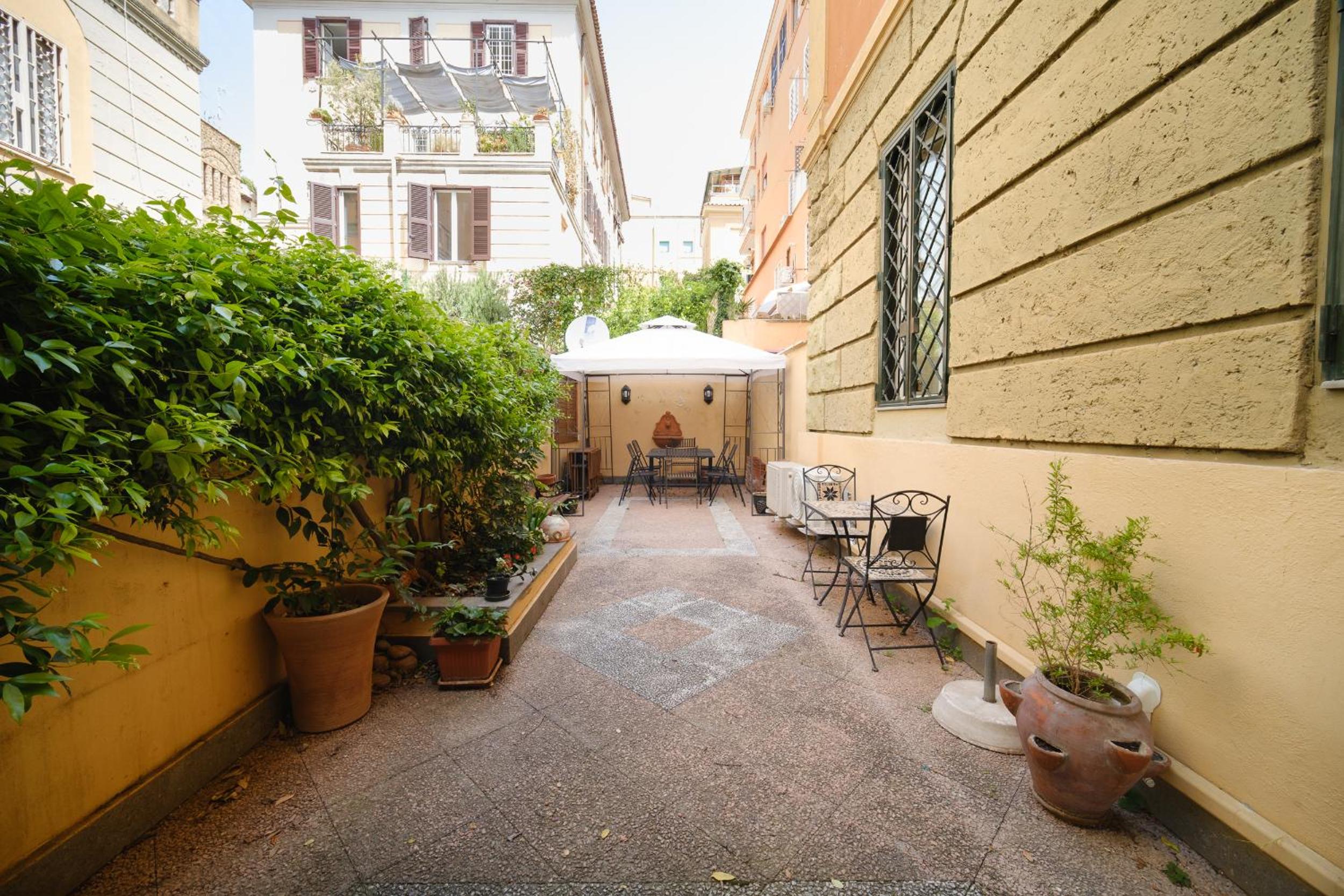 La Casa del Capitano by BuddyRent