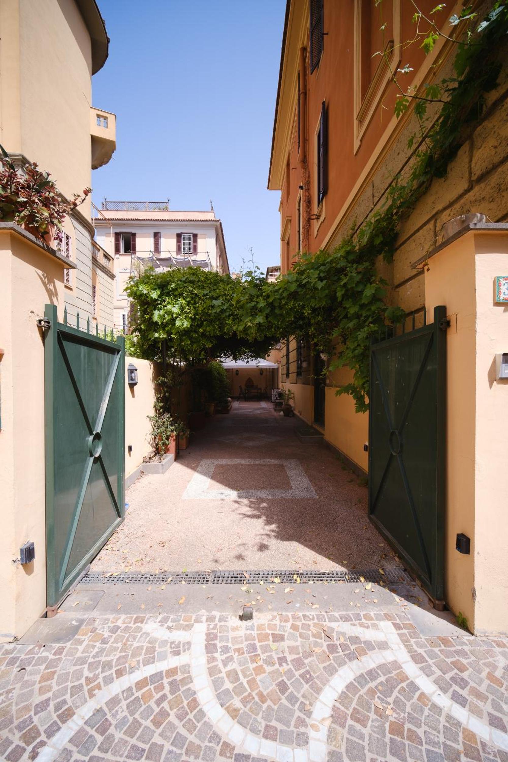 La Casa del Capitano by BuddyRent