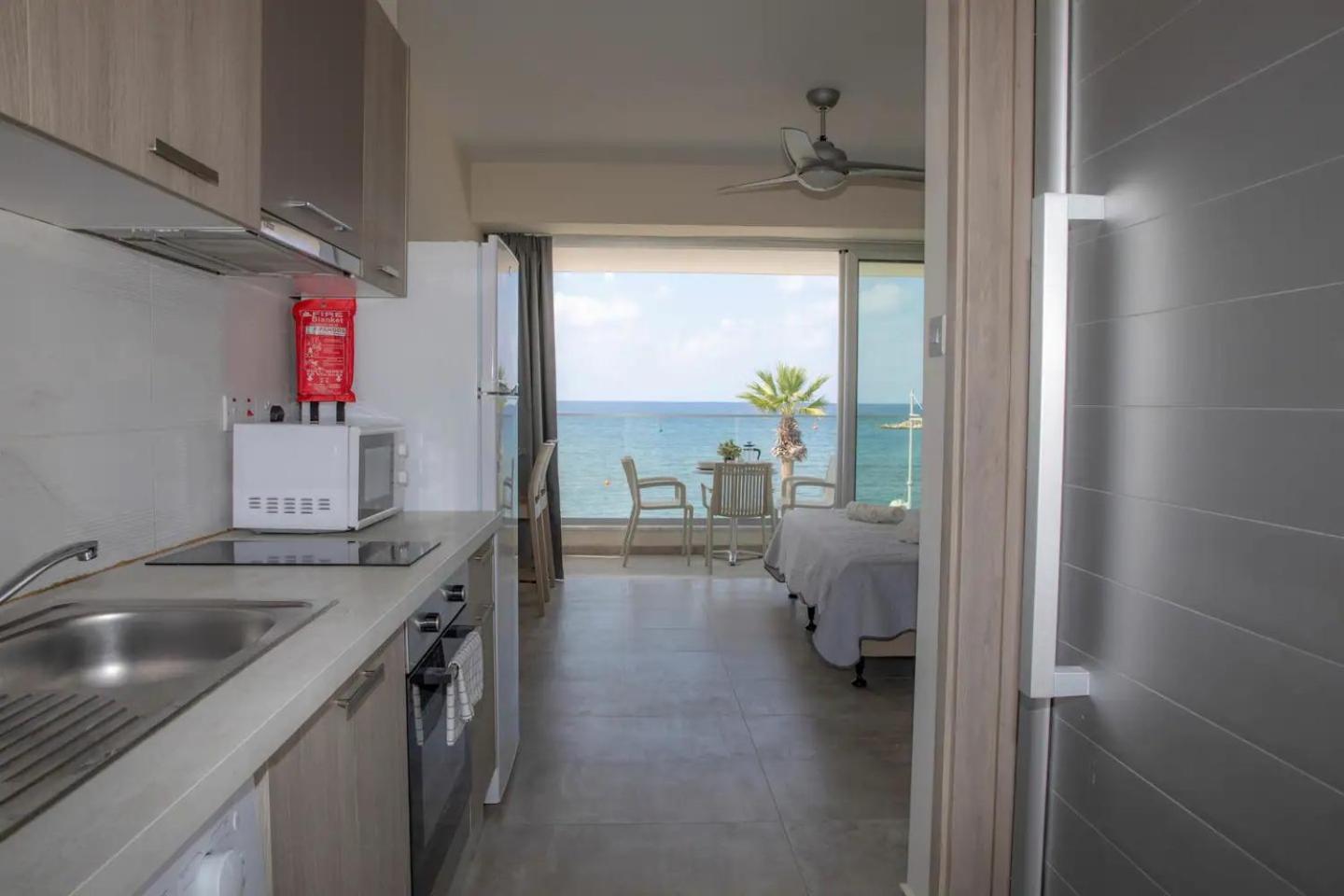 Harbour Lights Studio Apartments