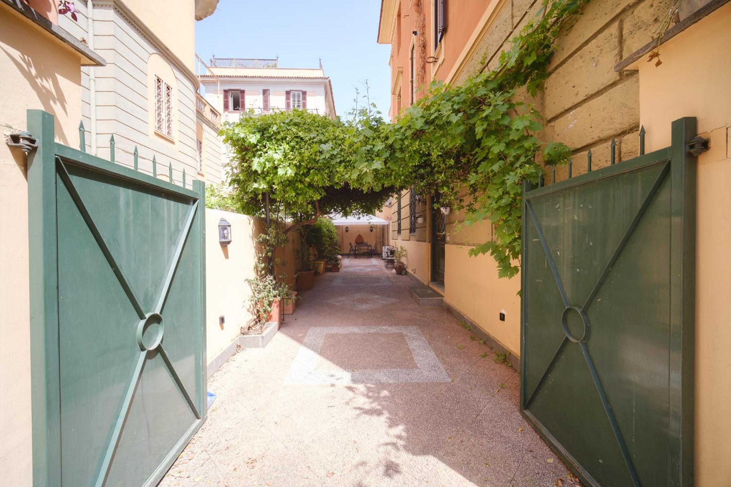 La Casa del Capitano by BuddyRent