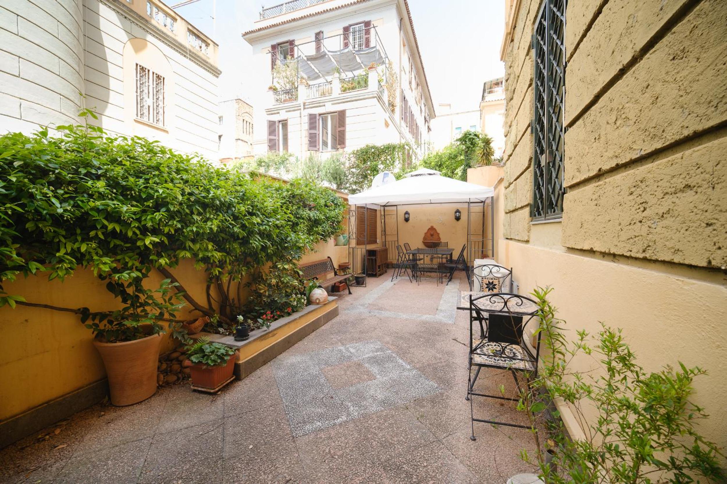 La Casa del Capitano by BuddyRent