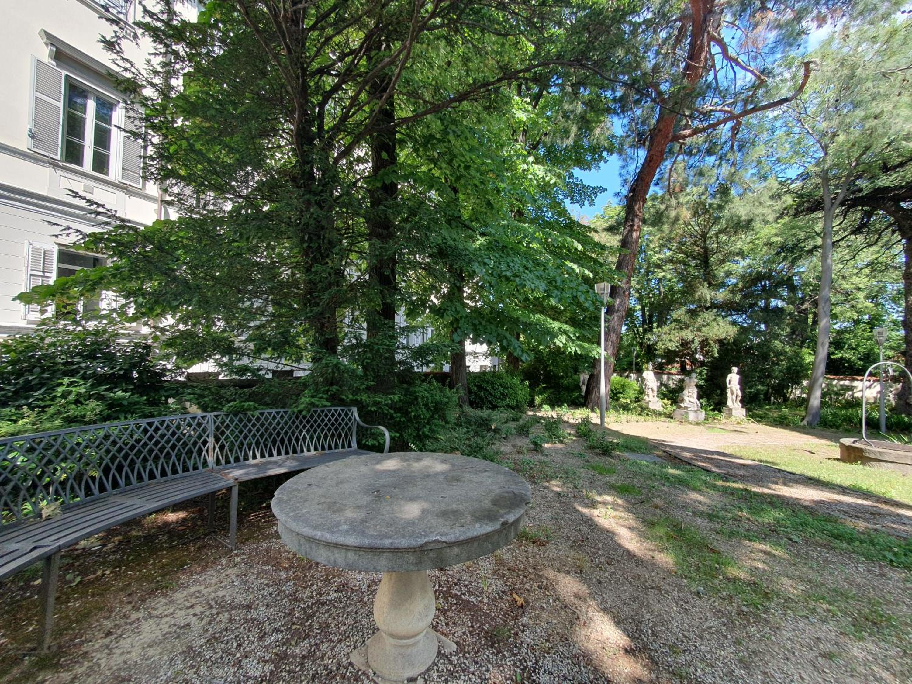 L'Arco Trieste studio living 5 view 5