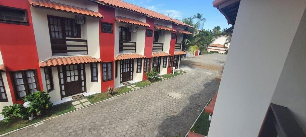 Casas com 2 ou 3 suítes (todas com ar split), com internet privativa 300MBPSno Residencial Nazareth, localizado a aproximadamente 80m da praia de Taperapuã