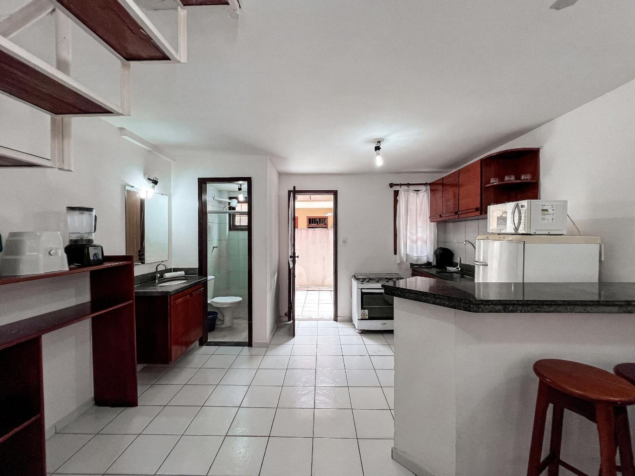 Casas com 2 ou 3 suítes (todas com ar split), com internet privativa 300MBPSno Residencial Nazareth, localizado a aproximadamente 80m da praia de Taperapuã