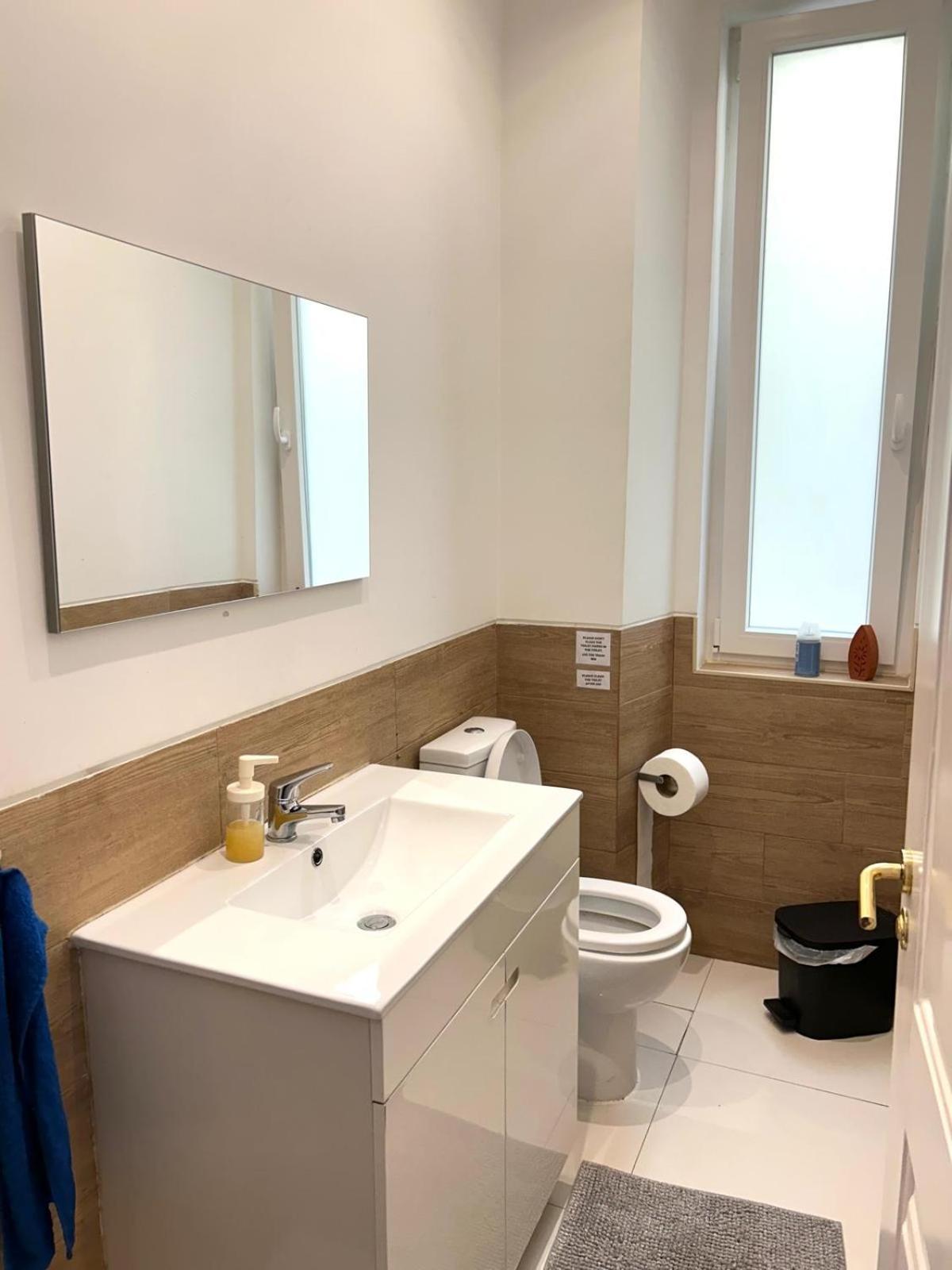 Embassy Arriaga Private Elegance Rooms in Stylish Shared Apartment view 5