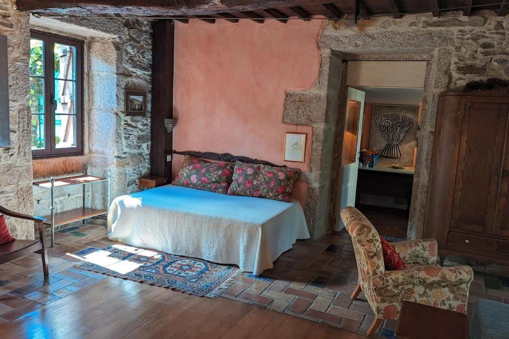 Casita de piedra de 1900 Restaurada view 4