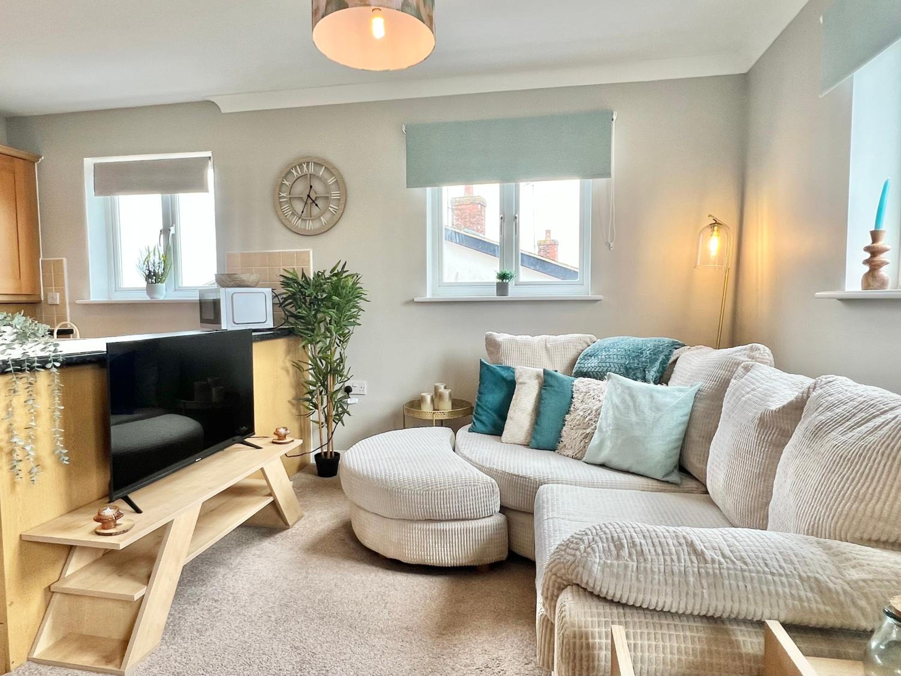 Perfect for long stays - Families & Contractors view 2