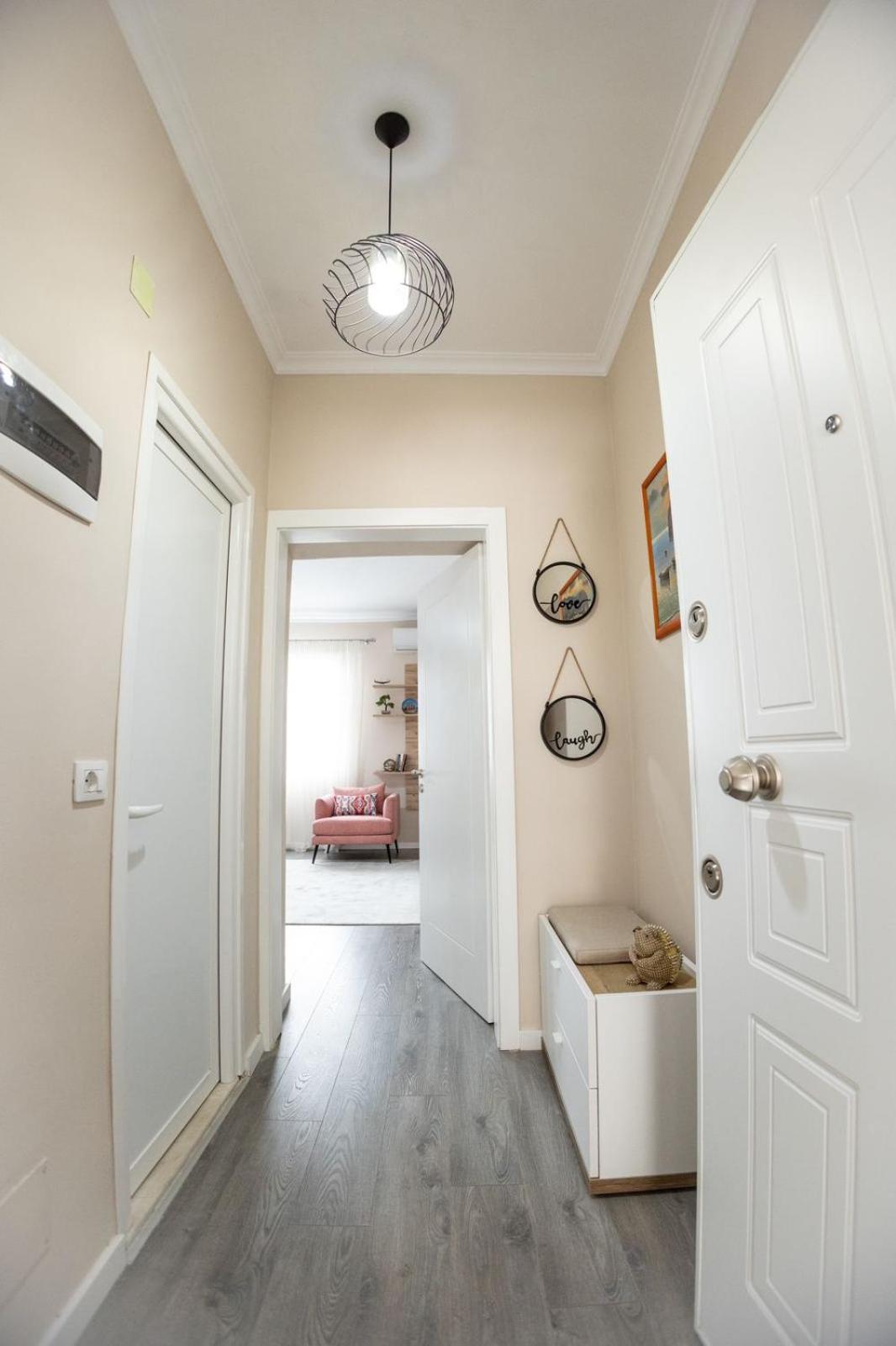 Comfy Cozy Lake City Apartment 1