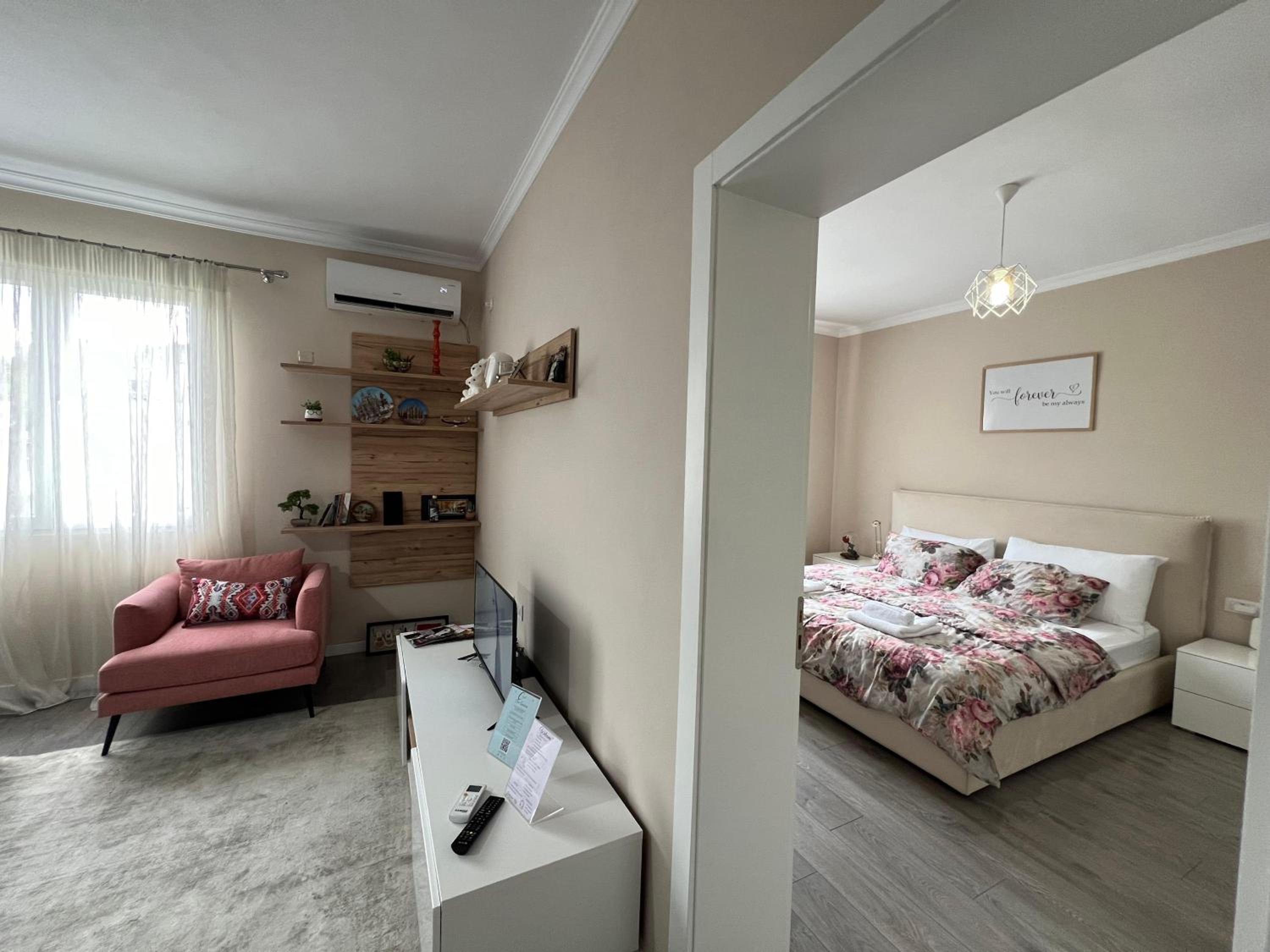 Comfy Cozy Lake City Apartment 1