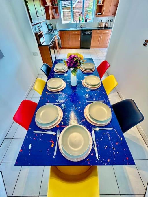 6 Bedroom House - DISC0UNTS - Parking, Contractors, Group, Family
