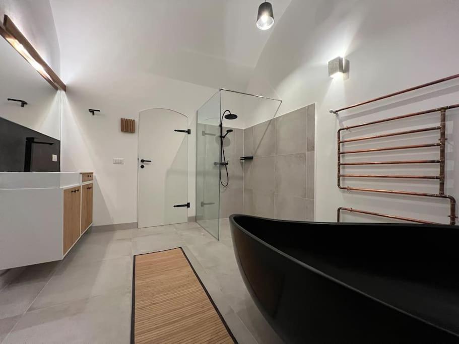 L'Arco Trieste studio living 1 view 3