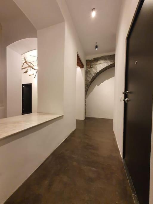L'Arco Trieste studio living 1 view 5