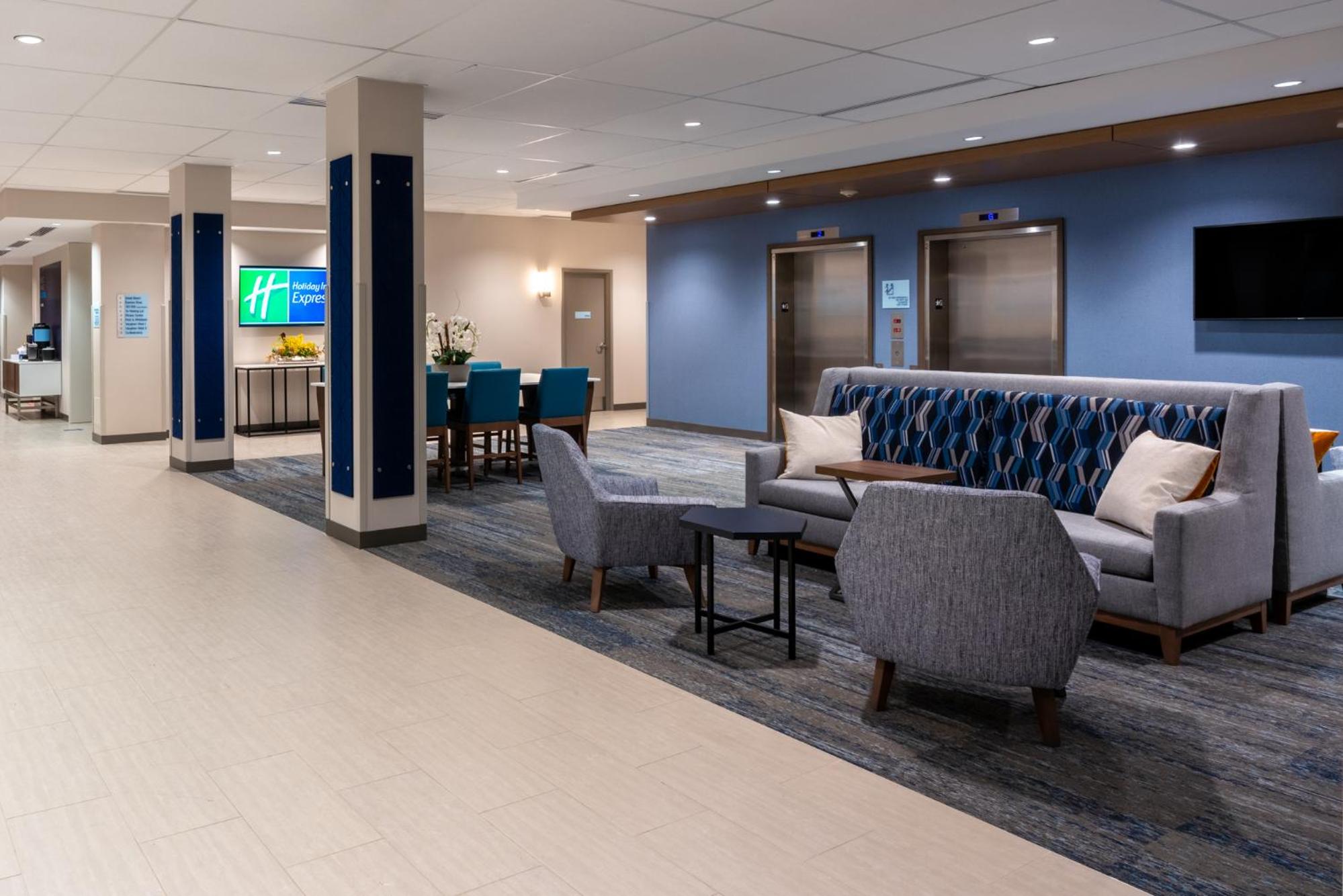 Holiday Inn Express  Suites Vaughan-Southwest, an IHG Hotel - Property Image 12