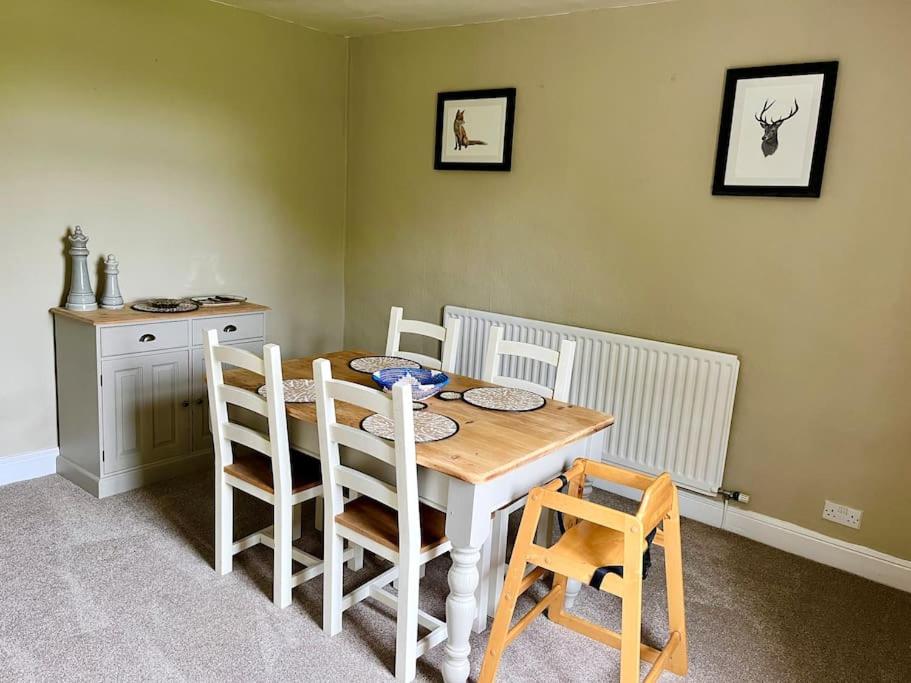 Quirky, cosy & Private Cottage Holme On Swale view 5