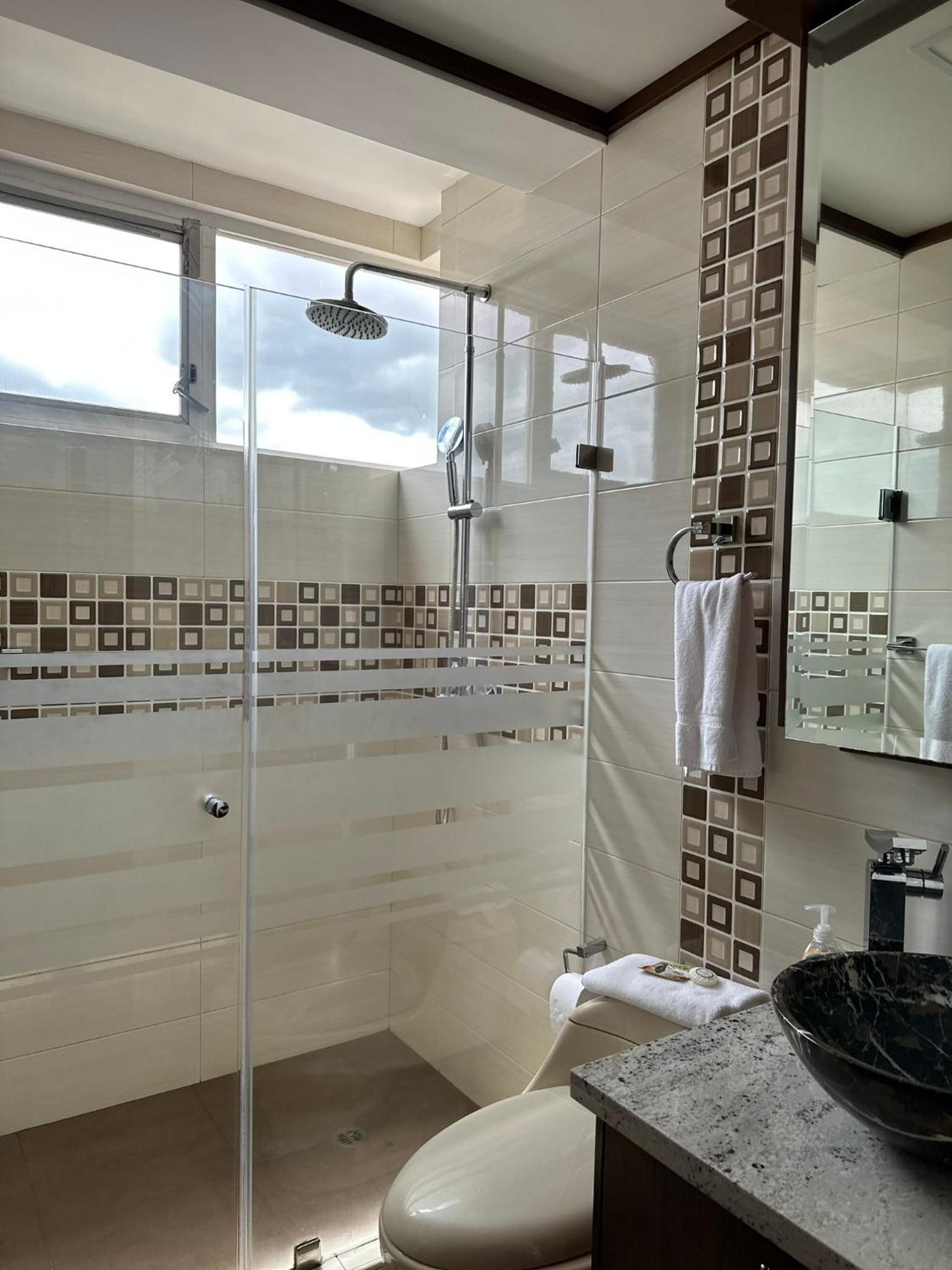 Instant Hotel - Departamentos de lujo en Ambato view 4