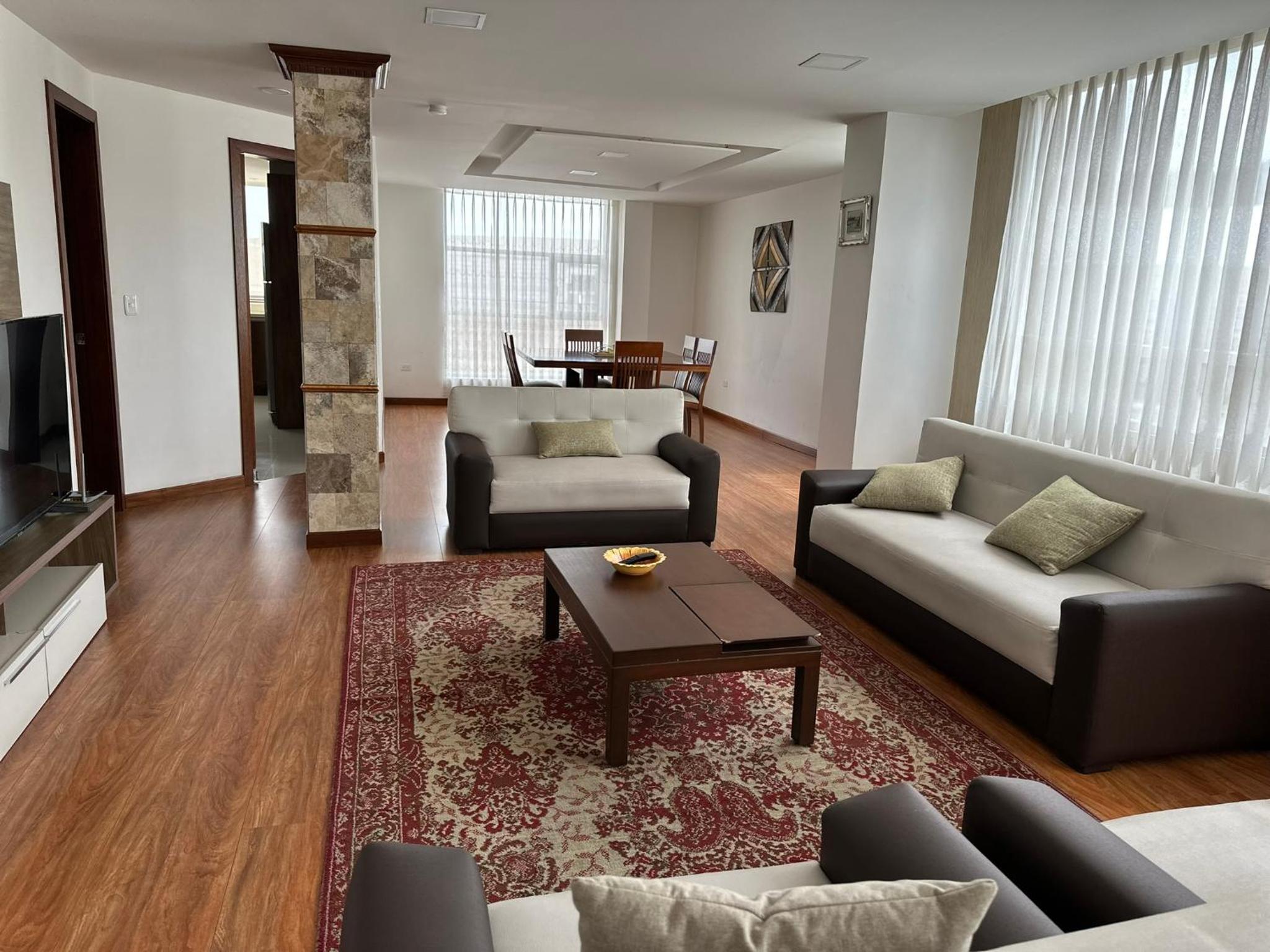 Instant Hotel - Departamentos de lujo en Ambato view 2