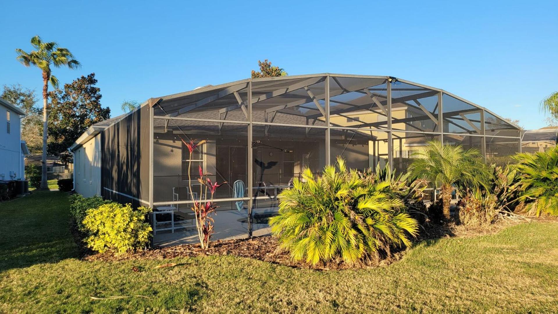Themed kid bedrooms, 17 miles to Disney and Legoland, private pool, kitchen, wifi, washer, dryer view 5