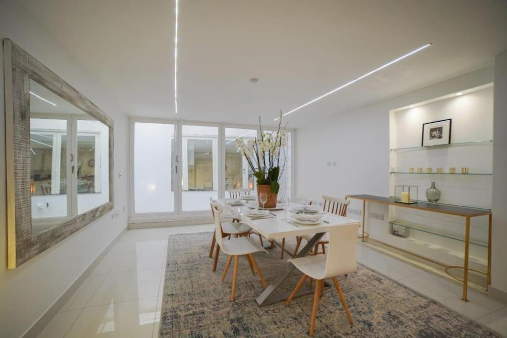The Prestigious Residence with Modern Elegance