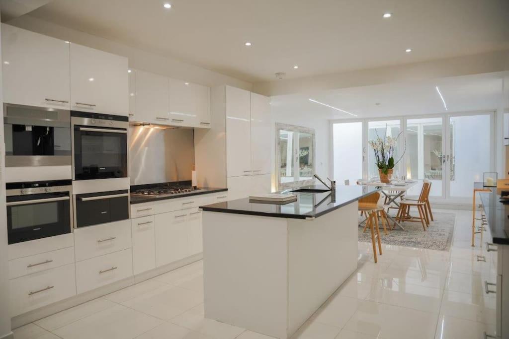 The Prestigious Residence with Modern Elegance
