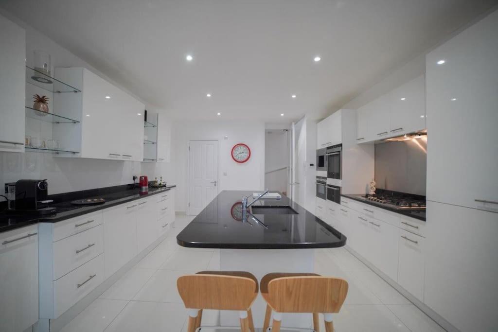 The Prestigious Residence with Modern Elegance